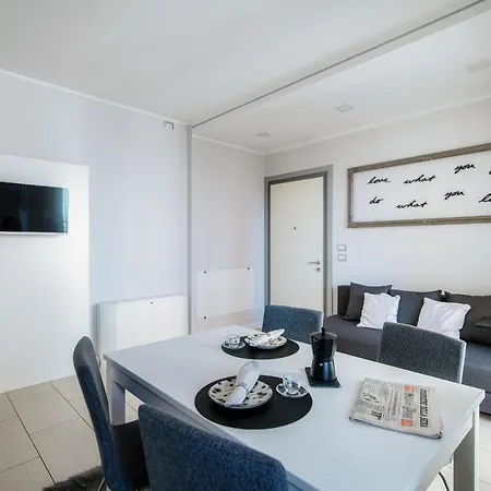Spacious Joivy Apt In Stunning Como